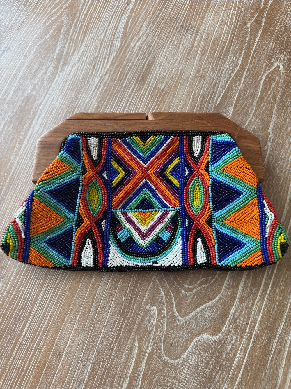 💙🧡 Beaded Clutch